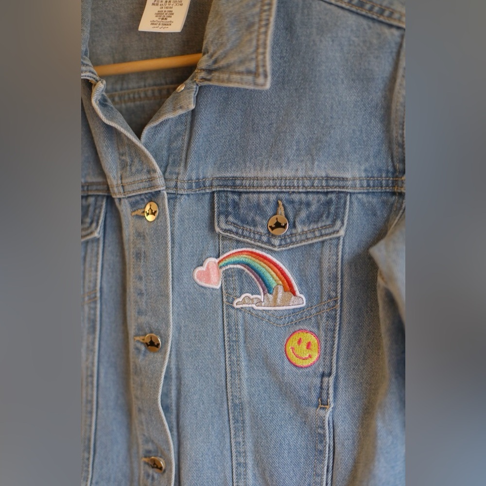 Disney Princess Denim Jacket Girls 9/10 Castle Rainbow Embroidered EUC - Picture 2 of 7